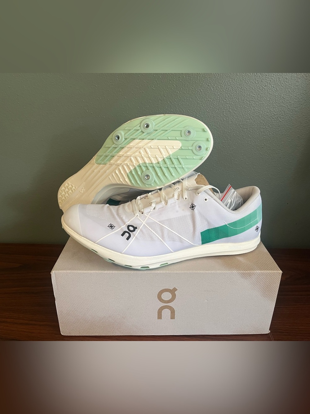 On Cloudspike 1500m Men’s 10.5 Undyed White Mint Track Racing Spikes NIB